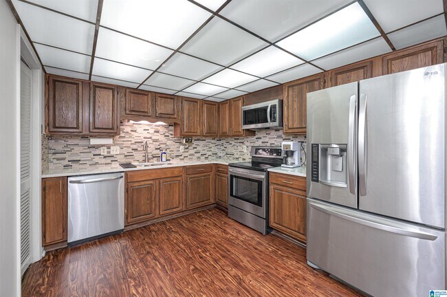 Building Photo - 1120 Beacon Pkwy W