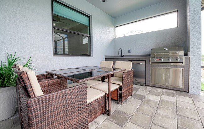 Building Photo - 3432 SW 8th St