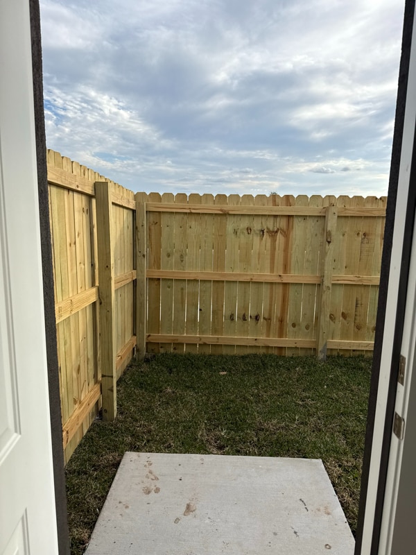 Building Photo - 513 Hope Dr