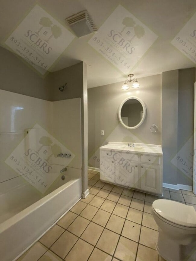 Building Photo - Spacious 6 Bedroom, 3 Bathroom Home Near U...