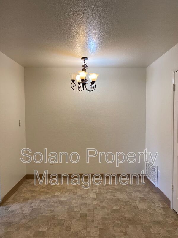 Building Photo - 516 Pacific Ave