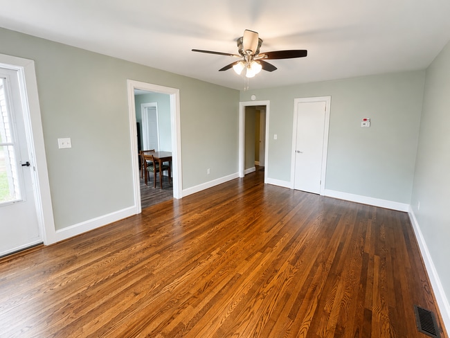 Building Photo - 207A Churchill Cir