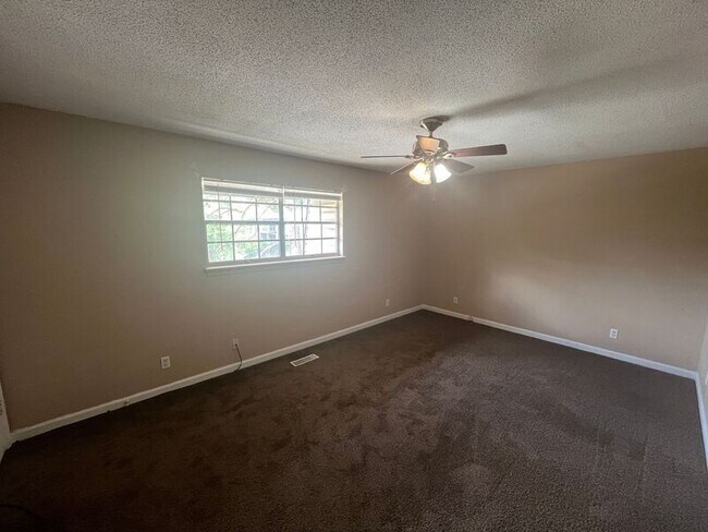 Building Photo - 716 Marley Way