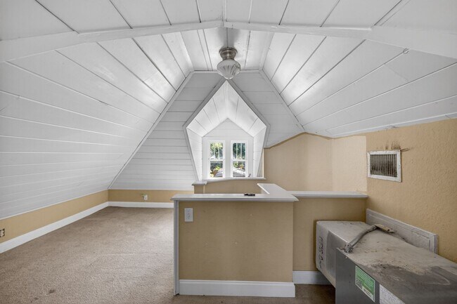 Building Photo - Stunning 4-bedroom home in Tampa! (Bonus room)