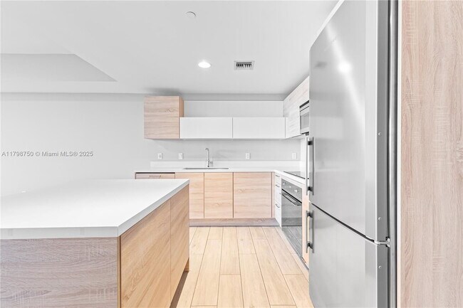 Building Photo - 16385 Biscayne Blvd