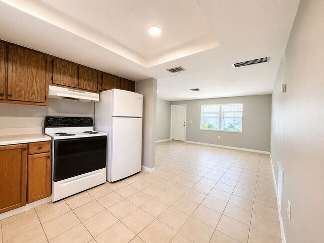 Building Photo - 5459/5461 Eleventh Ave