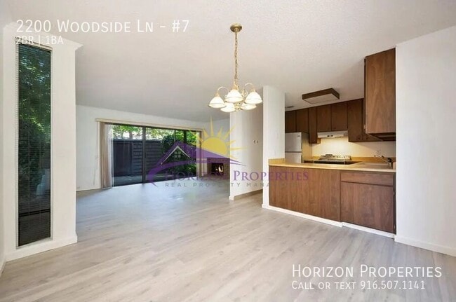 Building Photo - 2200 Woodside Ln