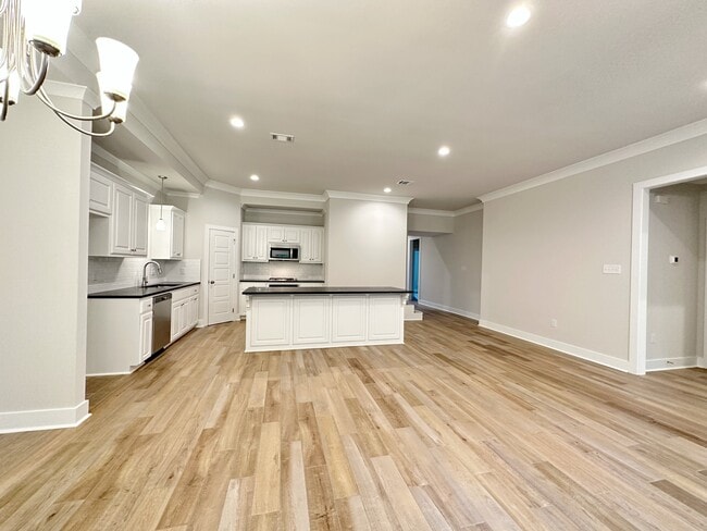 Building Photo - 7210 Rolling Fork Rd