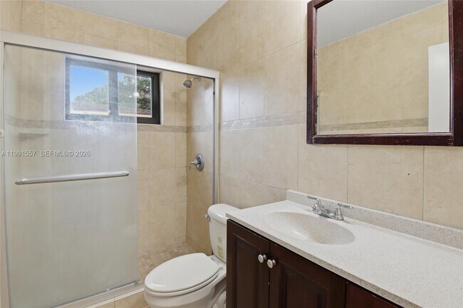 Building Photo - 3210 SW 26th St