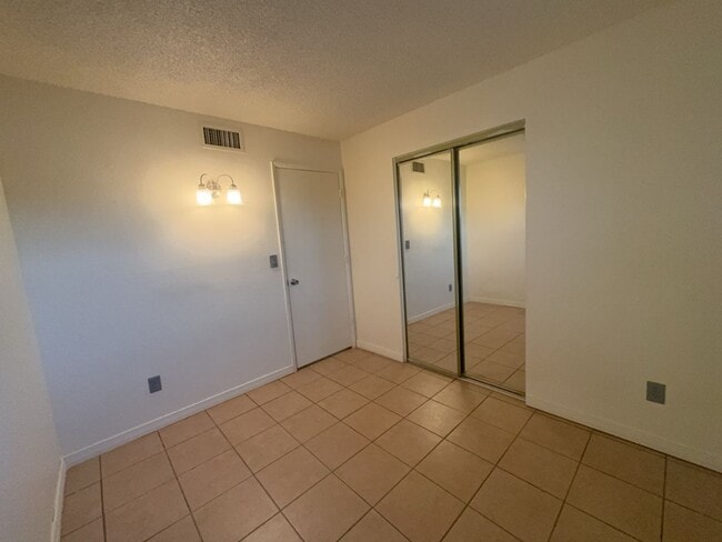 Building Photo - Beautiful 3 bedroom home - available now!