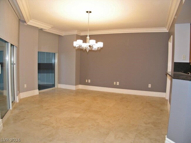 Building Photo - 2747 Paradise Rd