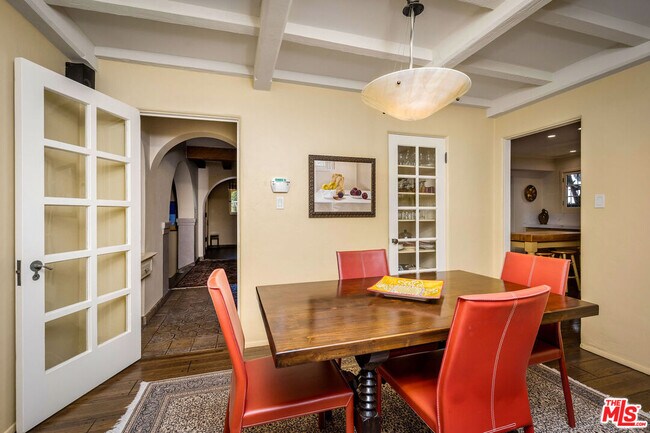 Building Photo - 500 N Las Palmas Ave