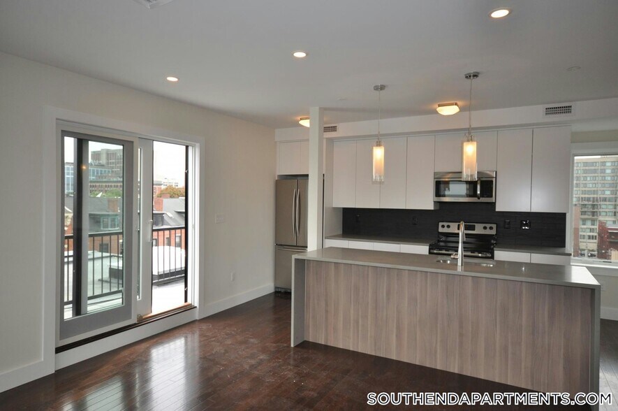 Building Photo - 659 Massachusetts Ave