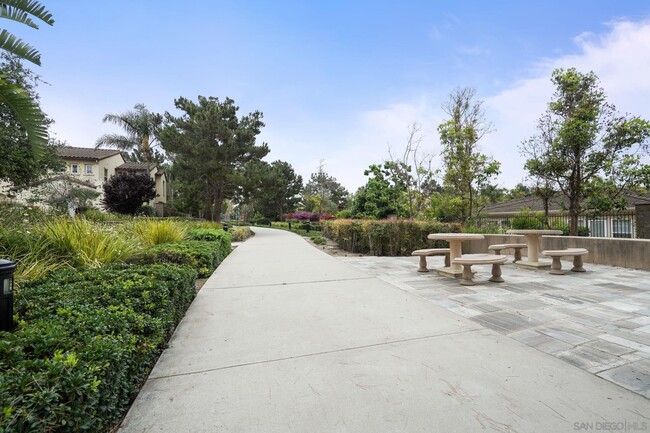 Building Photo - 43 Topanga