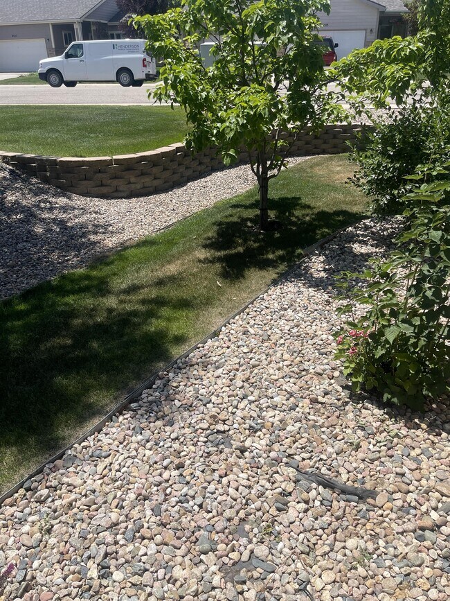 Building Photo - 1107 Hawkeye St