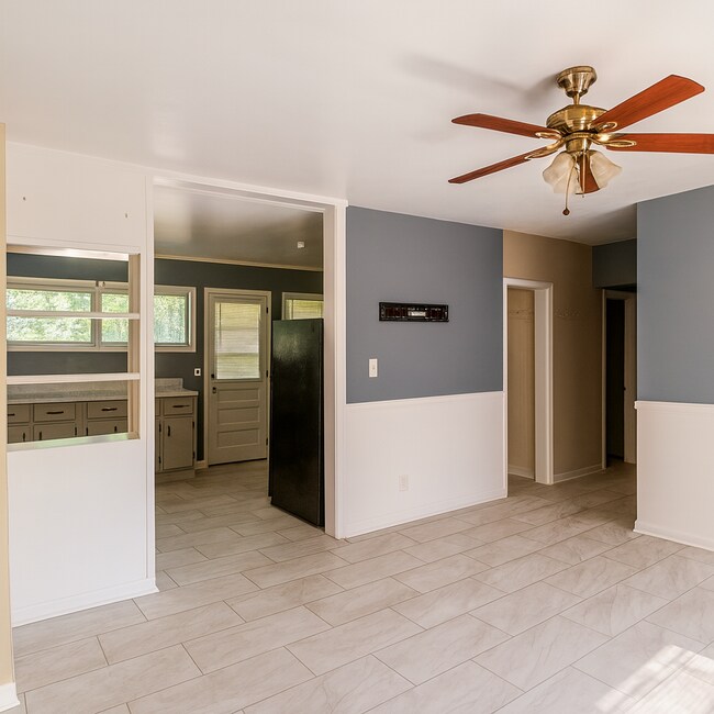 Building Photo - 4220 Elkan Ave