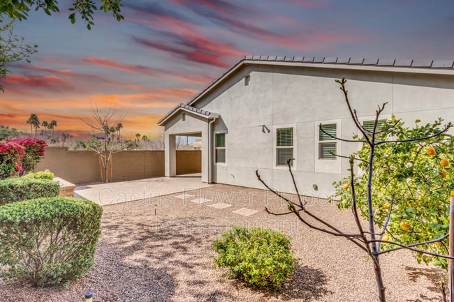 Building Photo - 45 N Iss Dr