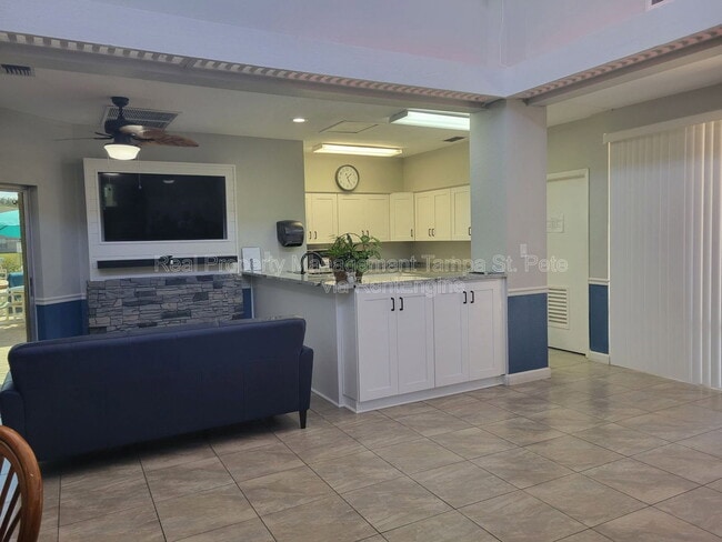 Building Photo - 4903 Myrtle Oak Dr