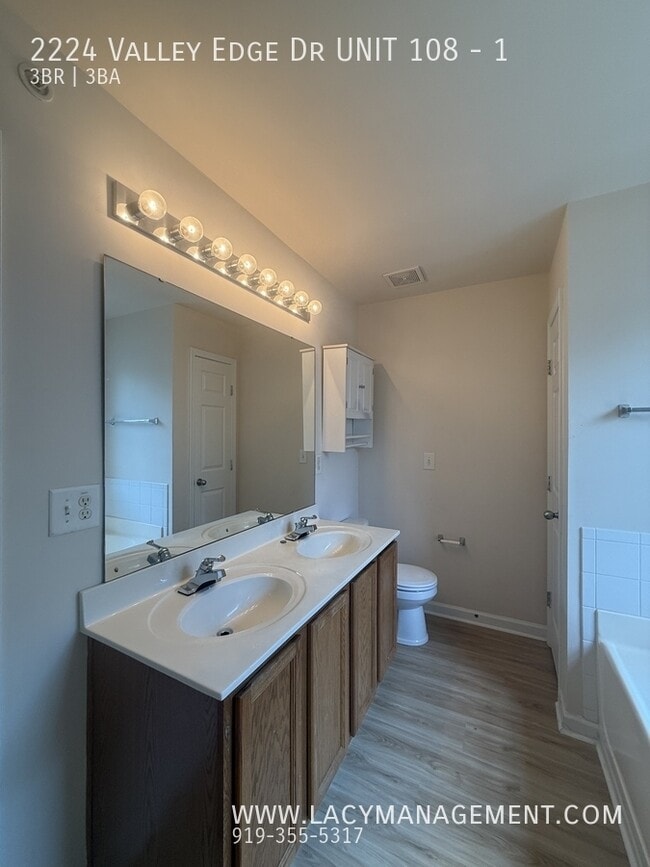 Building Photo - 2224 Valley Edge Dr