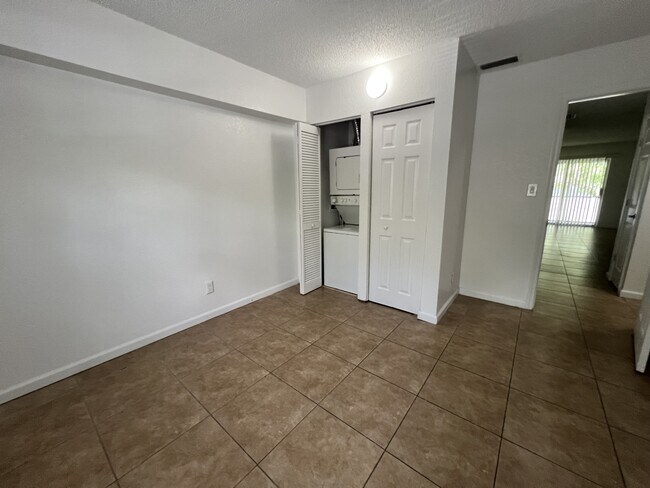 Building Photo - 138 Lewfield Cir