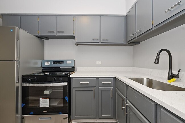 Interior Photo - 7812 S Troy St