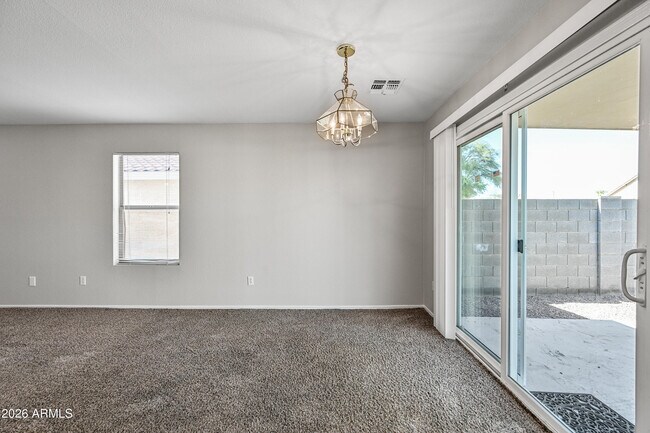 Building Photo - 625 S Heritage Dr