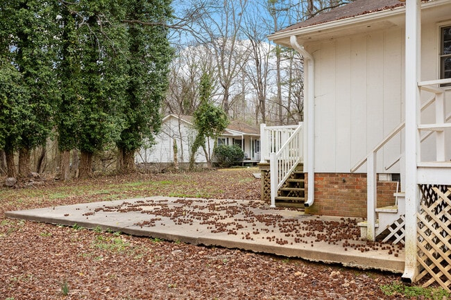 Building Photo - 207 S Hillcrest Dr