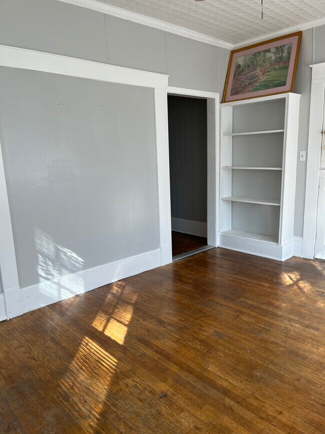 Building Photo - 618 Wilkinson St