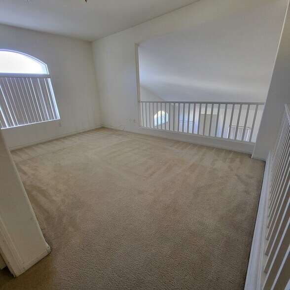 Building Photo - 211 Tayman Park Ave