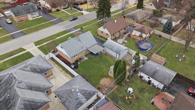 Building Photo - 8912 Windsor Ln