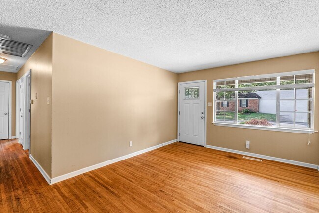 Building Photo - 6412 Chippewa Dr