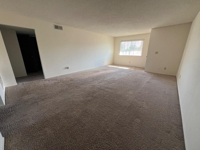 Building Photo - 2500 14th Ave