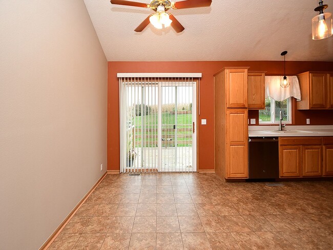 Building Photo - Inviting Home Minutes from Lake Cunningham...