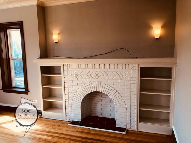 Building Photo - 5218 W Crystal St