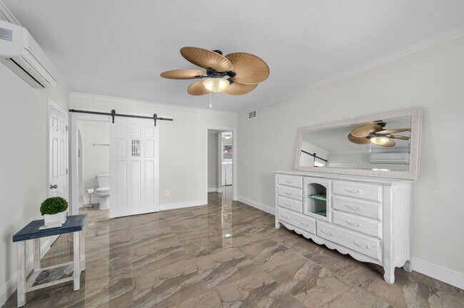Building Photo - 121 Queen Eugenia Ct