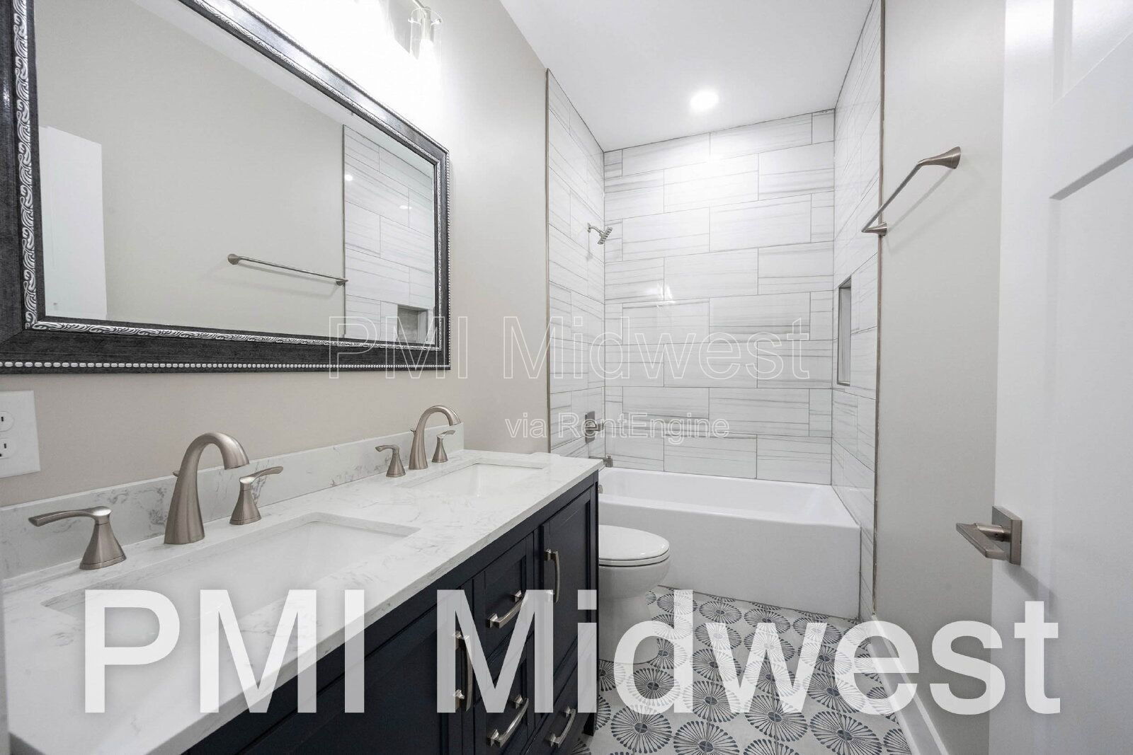 Building Photo - 20 Schiller St