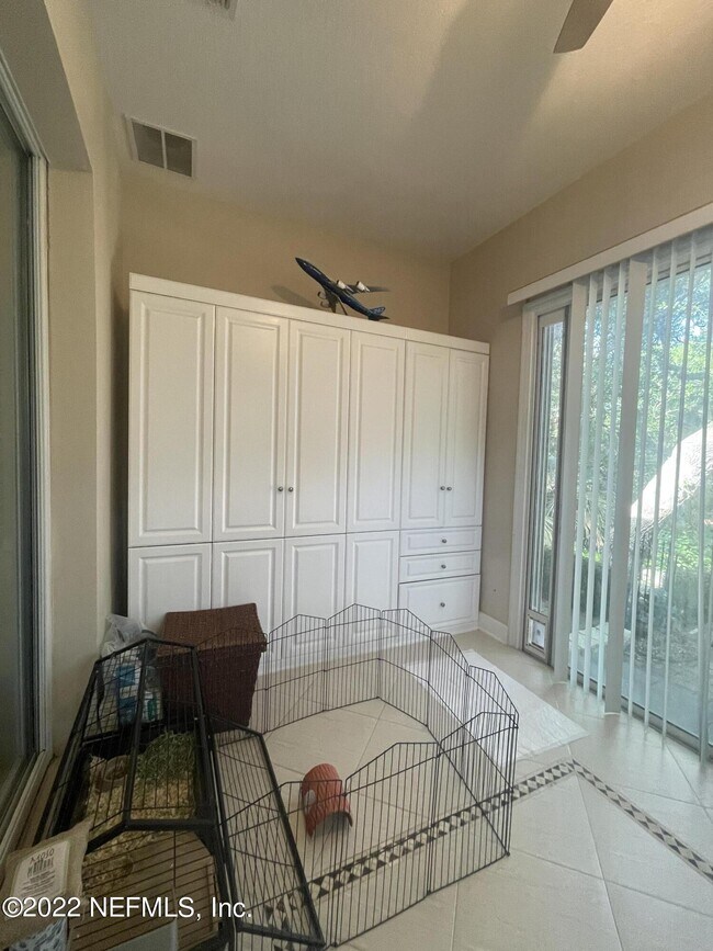 Building Photo - 204 Salt Grass Ct