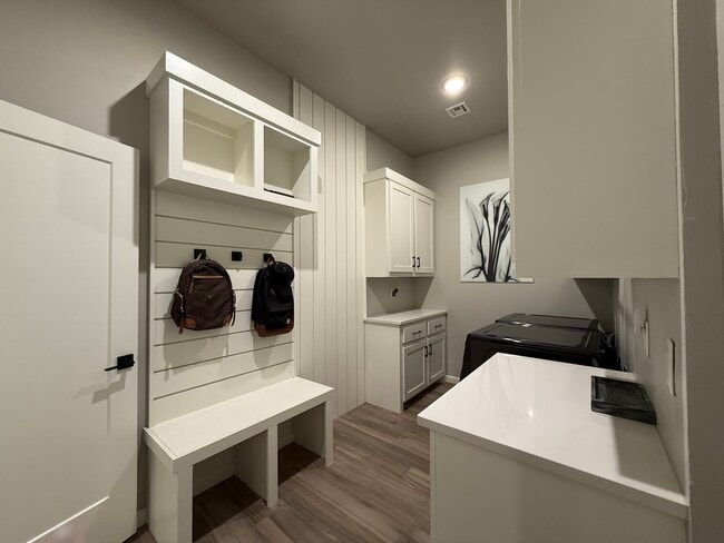 Building Photo - 15409 Caspian Ln