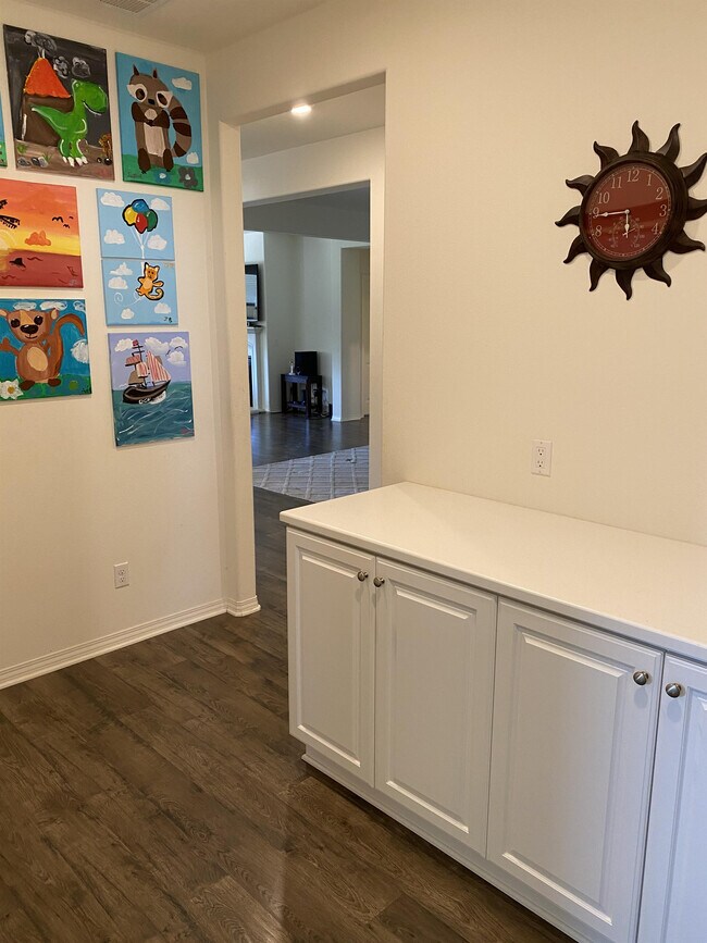 Building Photo - 29537 Glenneyre Way