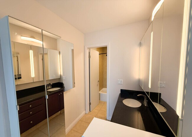 Building Photo - 4860 Rolando Ct