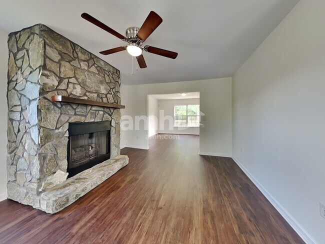 Building Photo - 5 Natalie Ct