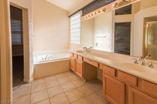 Building Photo - 1216 Palmares Ct