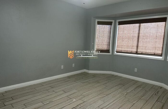 Building Photo - 1401 S 228th Ln