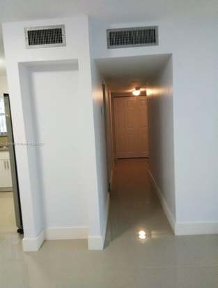 Building Photo - 110 Fontainebleau Blvd