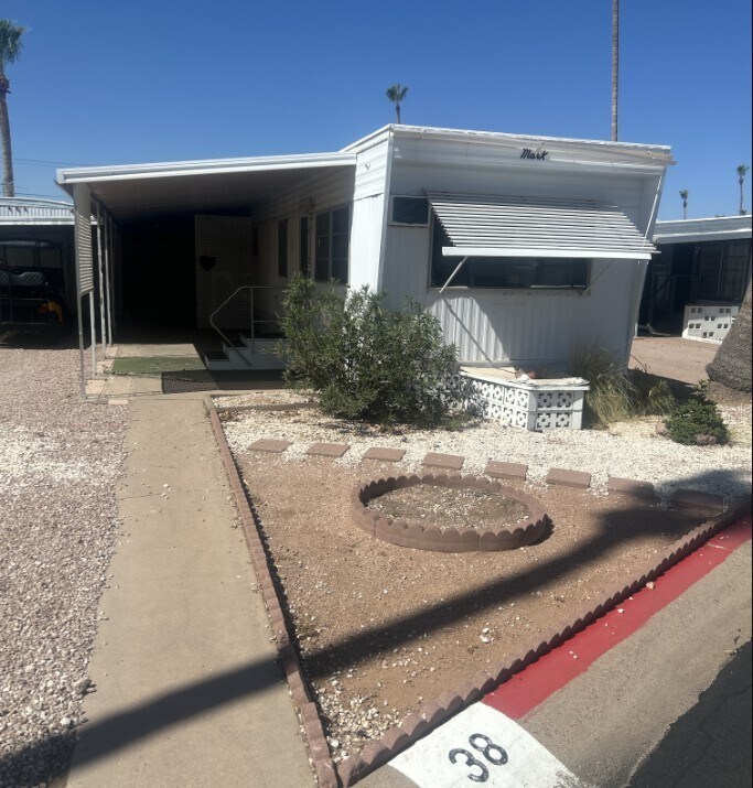 Building Photo - 800 W Apache Trail