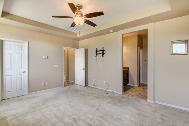 Building Photo - 40876 W Tamara Ln