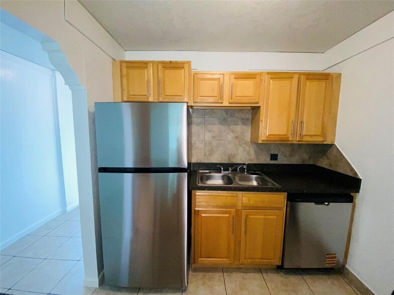 Building Photo - 11380 NW 39th St
