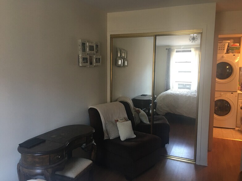 Building Photo - 515 2nd Ave