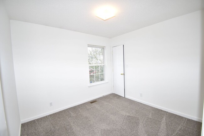 Building Photo - 3 Bedroom Pet Friendly Home For Rent Near ...