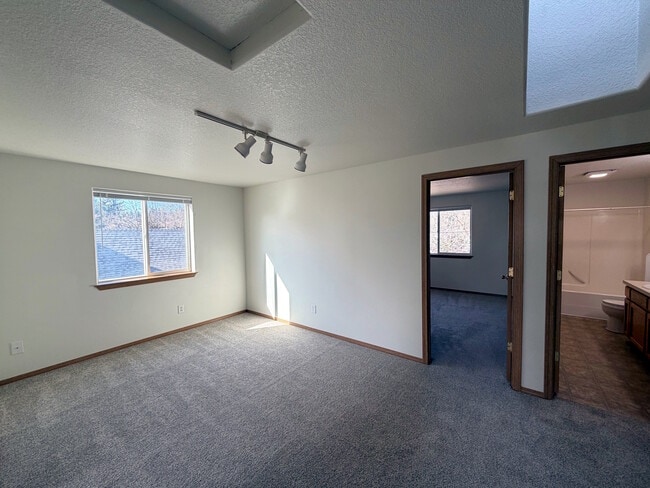 Building Photo - 1139 2nd St NW